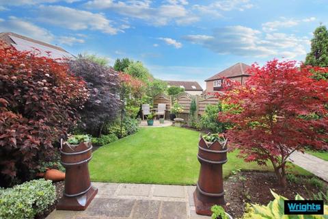 1 Farm Close, Trowbridge, BA14 9AQ