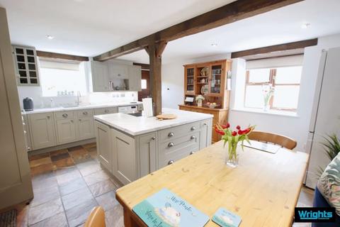 1 Farm Close, Trowbridge, BA14 9AQ