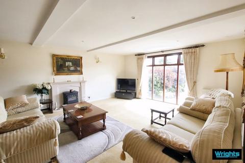 1 Farm Close, Trowbridge, BA14 9AQ