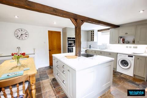 1 Farm Close, Trowbridge, BA14 9AQ