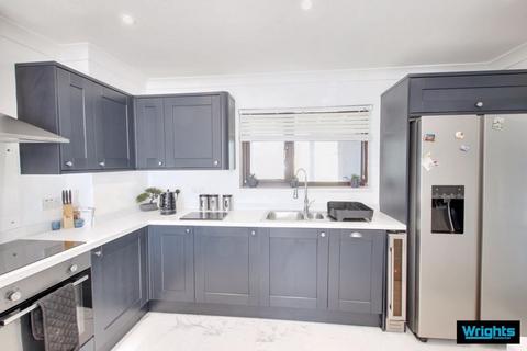 32 Ashmead, Trowbridge, BA14 0PB