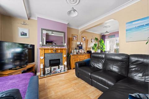 2 bedroom terraced house for sale, Boscombe Road, Worcester Park