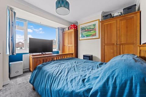72 Boscombe Road, Worcester Park, KT4 8PL
