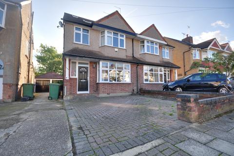 4 bedroom semi-detached house to rent, Hill Road, Pinner