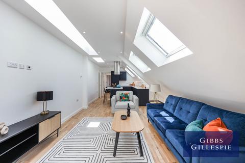 2 bedroom apartment to rent, Station Road, Gerrards Cross