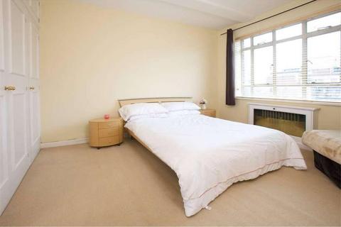 2 bedroom flat to rent, Paramount Court, University Street, London WC1E