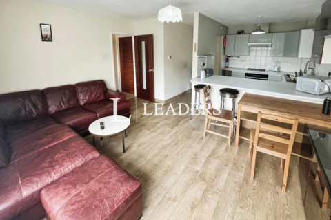 2 bedroom apartment to rent, North Street, Stanground