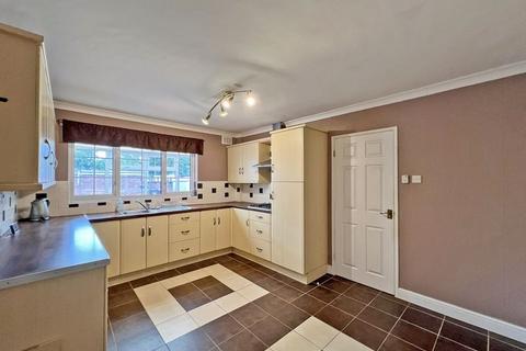 3 bedroom end of terrace house for sale, Northam Walk, WHITMORE REANS