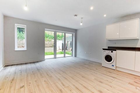 1 bedroom ground floor flat to rent, Temple Road, Croydon