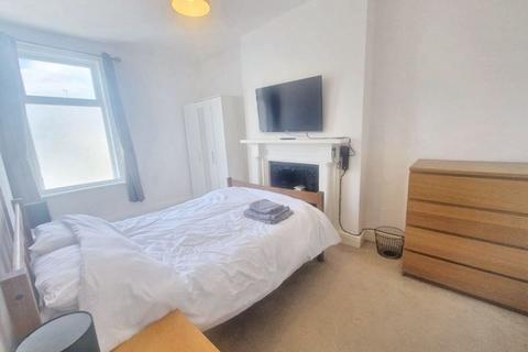 2 bedroom flat for sale, Kingsholm Road, Gloucester GL1