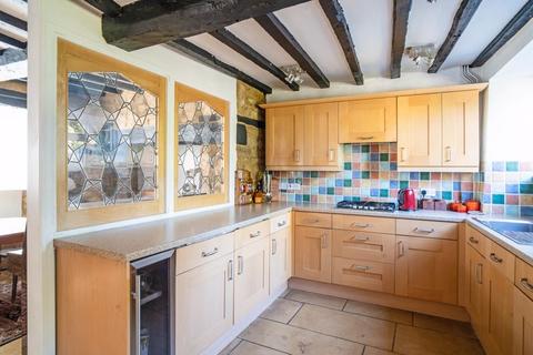 3 bedroom cottage for sale, High Street, Banbury OX15