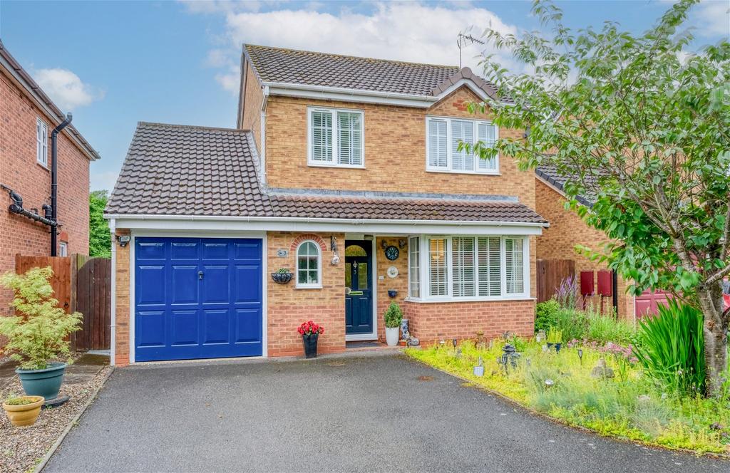 Peart Drive, Studley, Warwickshire... 3 bed detached house for sale £