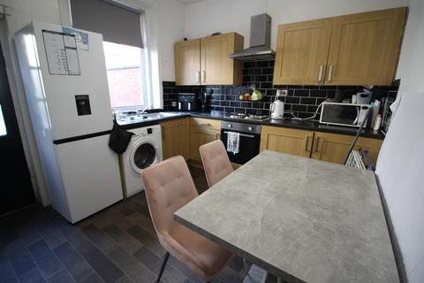 2 bedroom terraced house to rent, Kentucky Street, Oldham, OL4