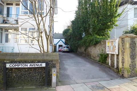 4 bedroom townhouse to rent, Compton Avenue, Brighton