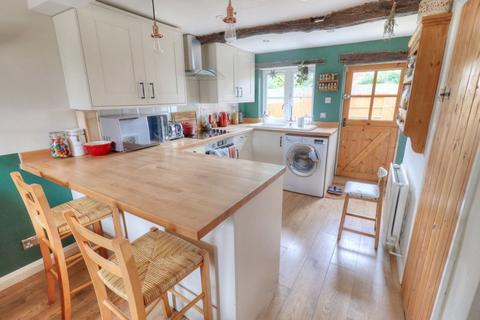 2 bedroom cottage for sale, The Common, High Wycombe HP14