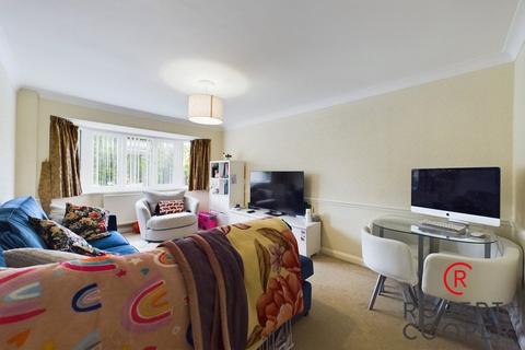 2 bedroom maisonette for sale, The Ferns, Wiltshire Lane, Eastcote, HA5