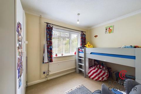 2 bedroom maisonette for sale, The Ferns, Wiltshire Lane, Eastcote, HA5