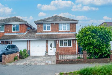4 bedroom house for sale, Carlingford Drive, Westcliff-On-Sea SS0
