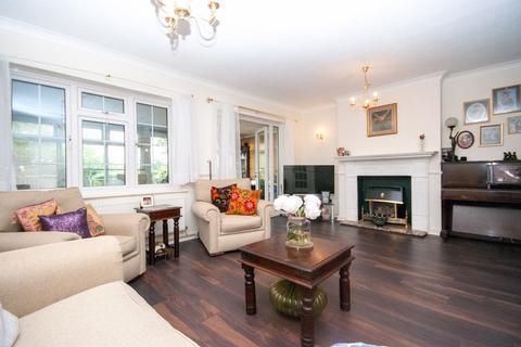 4 bedroom house for sale, Carlingford Drive, Westcliff-On-Sea SS0