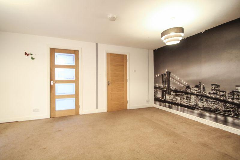 Darenth Road, Welling DA16 4 bed semidetached house to rent £2,250 pcm (£519 pw)