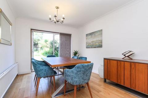 15 Arundel Drive, Bedford, MK41 8JF