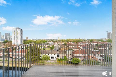 3 bedroom flat to rent, Copper Works Wharf London E15