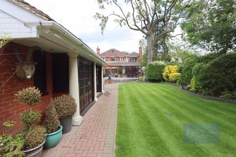 7 bedroom detached house for sale, Tomswood Road, Chigwell IG7