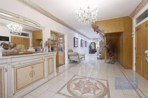 undefined, Tomswood Road, Chigwell IG7