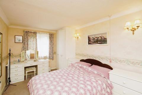 1 bedroom flat for sale, Old Bedford Road, Luton LU2