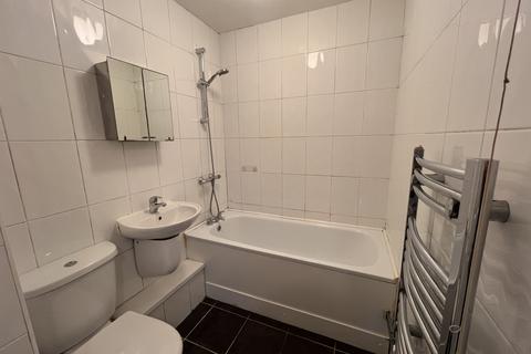 1 bedroom property to rent, Feltham Road, Ashford, TW15 1BS