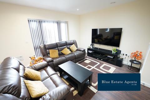 2 bedroom apartment for sale, Cranford Lane, Hounslow, TW5