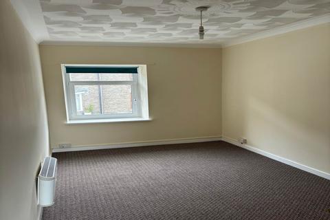 2 bedroom flat to rent, Neath Road, Briton Ferry, Neath