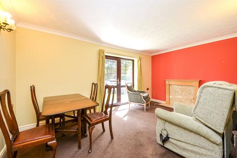 2 bedroom apartment for sale, Marine Road, Colwyn Bay, Conwy, LL29