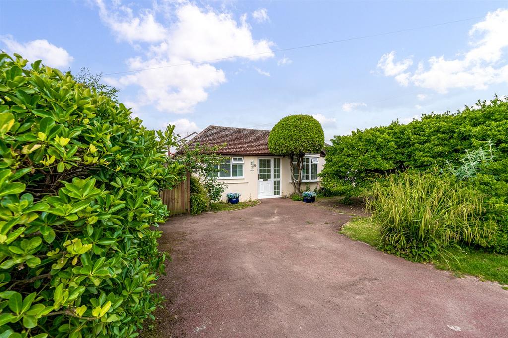 Ocean Drive, Ferring, Worthing, BN12 2 bed bungalow for sale £525,000