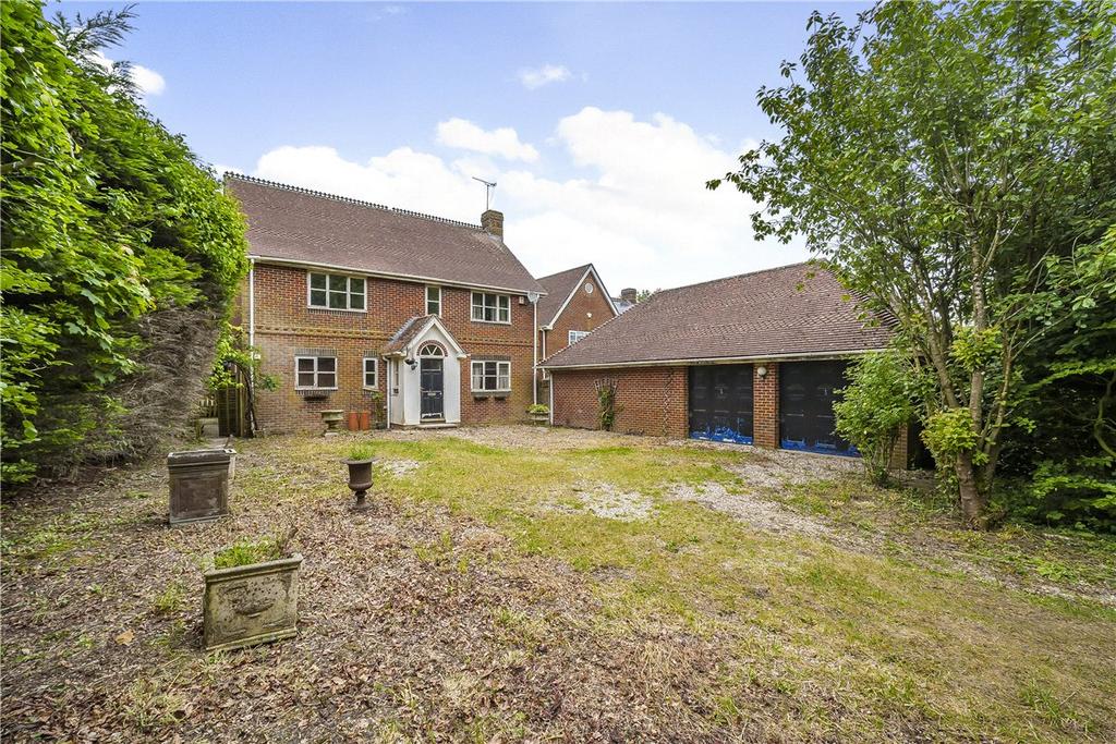 Yew Tree Lane, Broad Hinton, Swindon... 4 bed detached house for sale