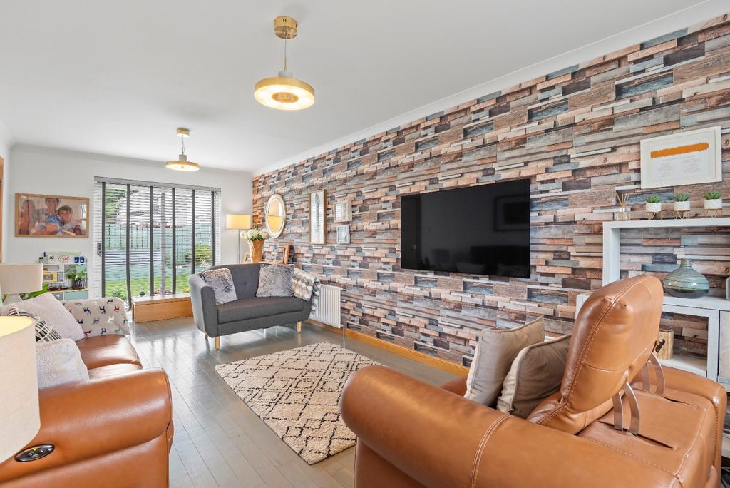 Alloway Grove, Paisley, PA2 4 bed detached house for sale £280,000