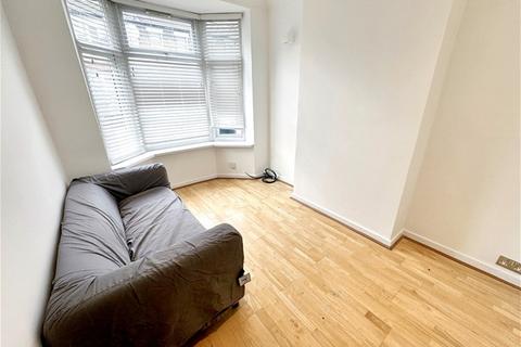 2 bedroom terraced house to rent, Faringford Road, Stratford