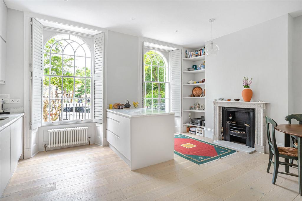 Clapton, Hackney E5 3 bed apartment for sale £875,000