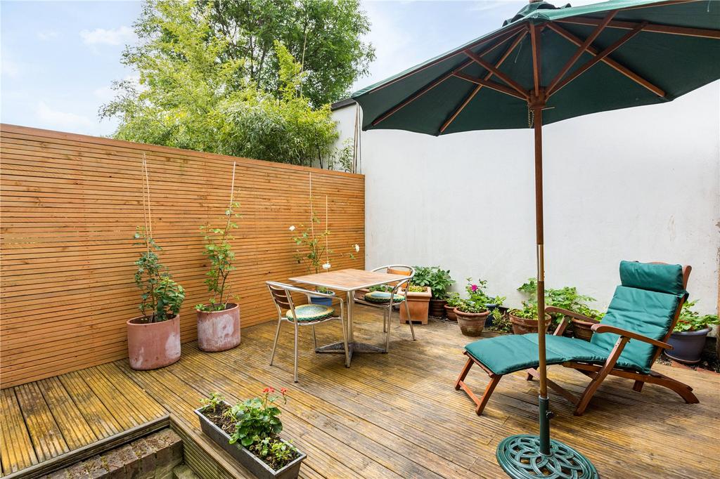 Clapton, Hackney E5 3 bed apartment for sale £875,000