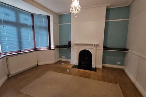 3 bedroom terraced house to rent, 52 Tyrone Road, London