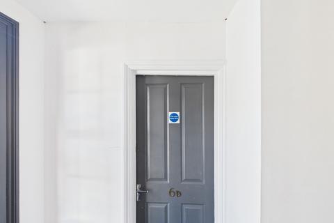 Studio to rent, St Benedicts Street