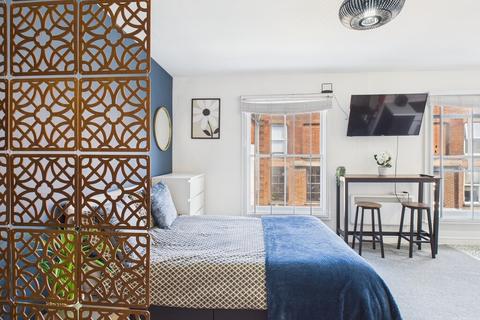 Studio to rent, St Benedicts Street