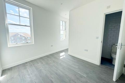 2 bedroom flat to rent, Buenos Ayres, Margate