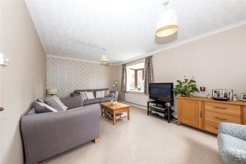 10 Walnut Close, Luton, LU2 9BB