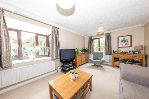 10 Walnut Close, Luton, LU2 9BB
