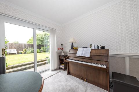 10 Walnut Close, Luton, LU2 9BB