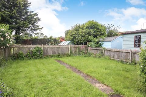 2 bedroom bungalow for sale, Grange Road, Toddington, Bedfordshire, LU5