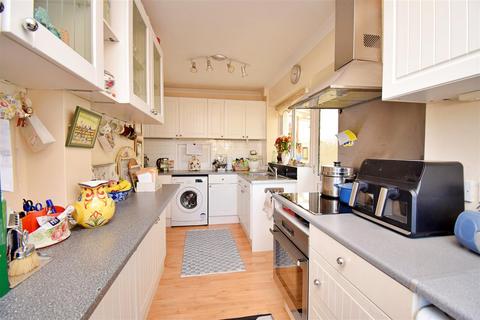 4 Dickens Road, Rugby, CV22 5RW
