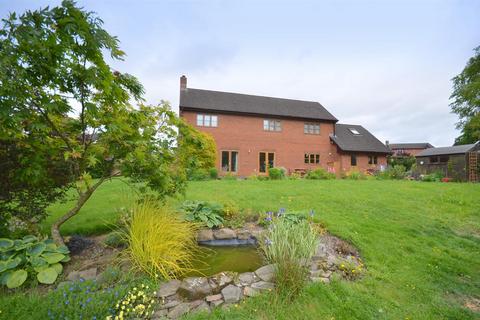 4 bedroom detached house for sale, Crossgates, Llandrindod Wells