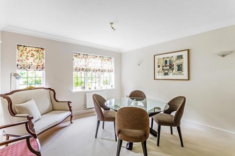 2 The Limes, Leatherhead, KT22 8NH